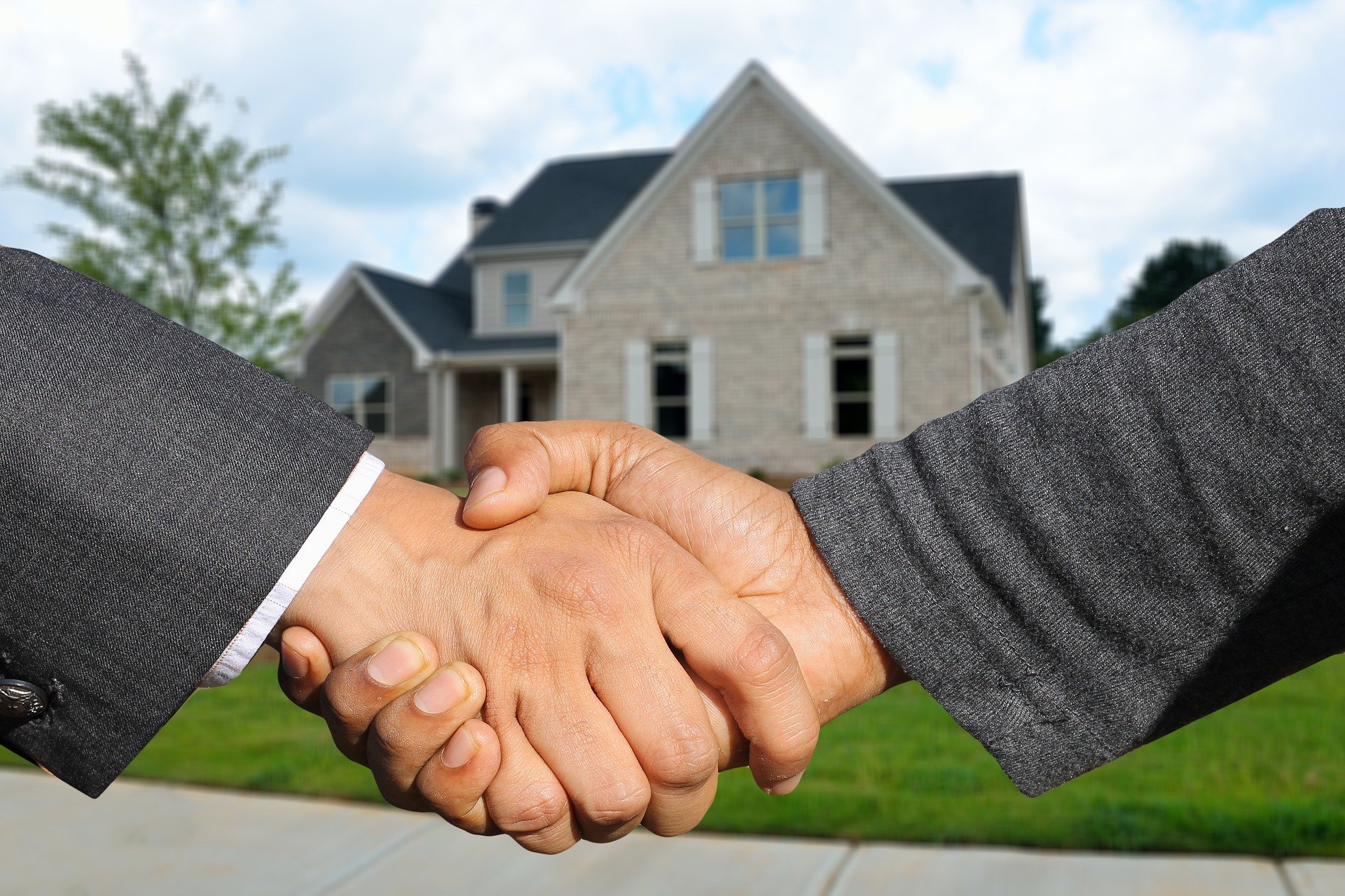 real-estate-agent