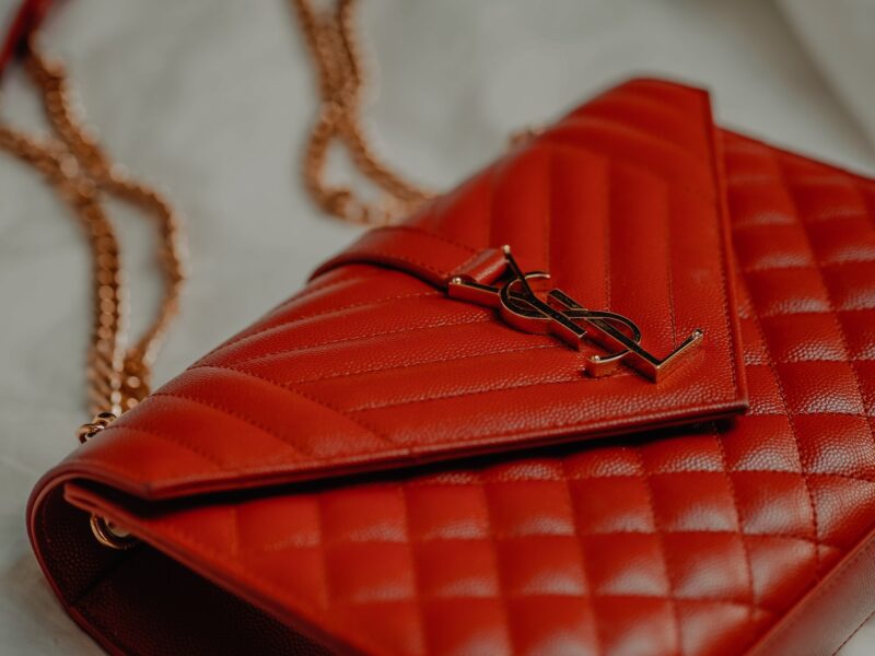 what-is-a-small-clutch-bag